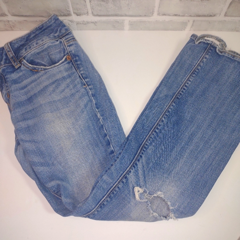 Sz 4 Classic Blue Distressed Women's Jeans
